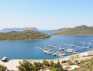 Boat owners struggle to pay mooring fees