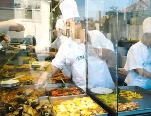 Restaurants in Kadıköy offer free meals to students