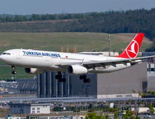 Plane makes emergency landing after lightning strike in Istanbul