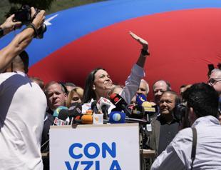 US reimposing some sanctions after Venezuela upholds candidate ban