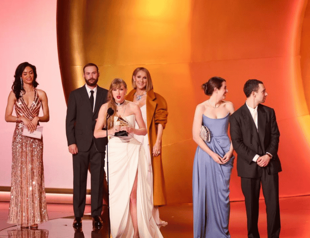 Swift stirs controversy after alleged Dion snub