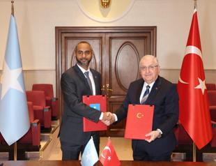 Türkiye, Somalia sign defense cooperation deal