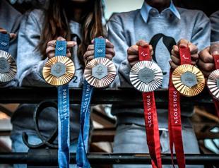 Eiffel tower fragment to grace Olympic medals in 2024