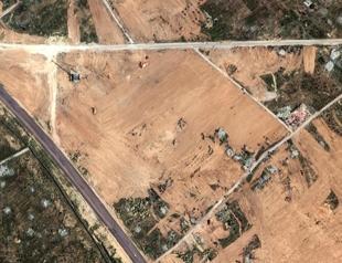 Satellite photos show Egypt building wall near Gaza: Report