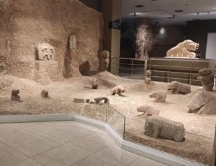 Flood-hit museums reopen doors in less than a year