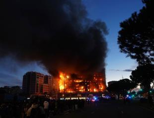 4 dead as fire ravages residential block in Spains Valencia