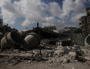 Scores killed dozens overnight in Gaza