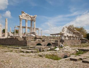 Academics uncover Galen’s pharmacy legacy in İzmir