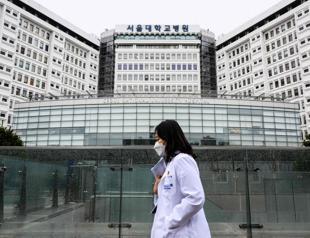 S Korea urges doctors to return to work as protests continue