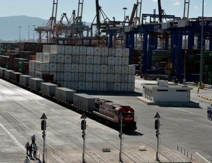 Greece takes helm in EU naval mission in the Red Sea