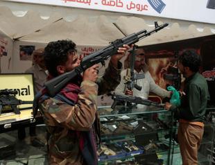 US says Iranian operatives in Yemen aiding Huthi attacks