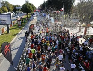 Thousands run in International Runtalya Marathon