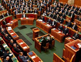 Hungarian president signs Swedens bid to join NATO