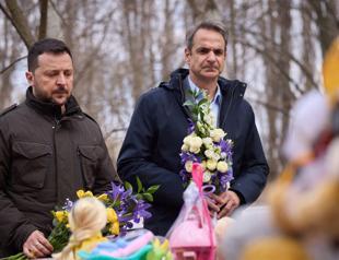 Russian rocket hits close to Zelensky, Greek PM