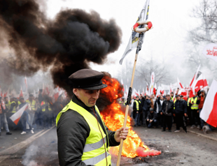 EU fights anti-Ukraine propaganda ahead of vote