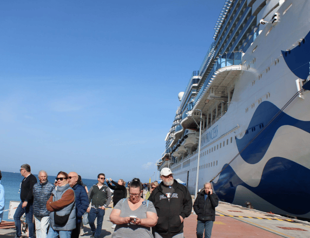 Some 25,000 cruise passengers visit ports in two months