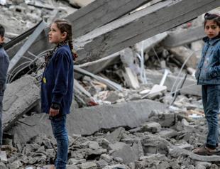 Gaza truce efforts revived as first aid ship unloaded