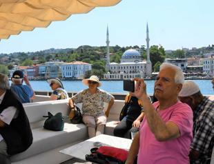 64 percent of elderly people feel happy, new TÜİK report reveals
