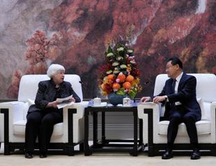 US, China agree to hold talks on balanced economic growth