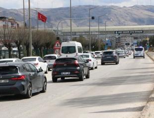 Millions across Türkiye hit roads for Eid holiday