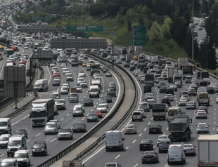Istanbul takes traffic measures as residents return after Eid