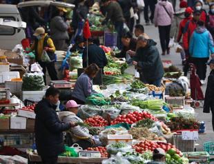 China set to post slowing growth in first quarter