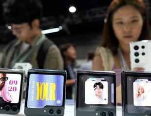 Samsung regains position as top smartphone seller