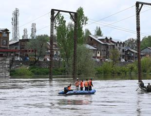 Woman, 5 children dead after boat capsizes in Indian Kashmir