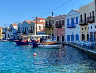 Turkish holidaymakers flock to Greek islands during Eid