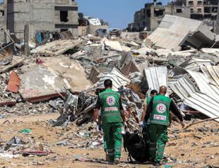 Israel bombs Gaza as Middle East tense after Iranian attack