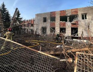 Eight killed in overnight Russian strikes, as Ukraine downs bomber