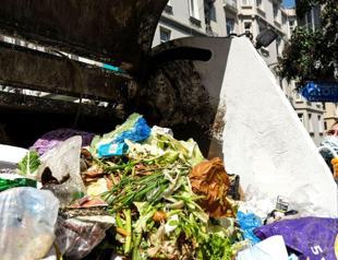 Popular Turkish chef exposes food waste in urban dumpsters