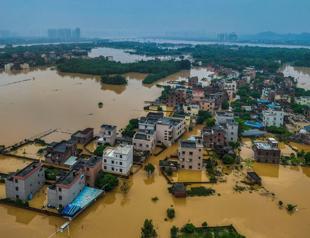 Highest-level rainstorm warning issued in south China