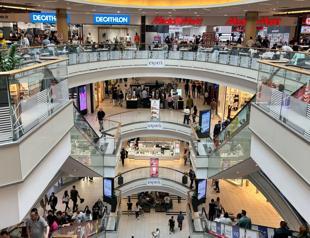 Turnover of shopping centers soar in February