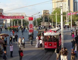 Minister reiterates ban on May Day rallies at Taksim Square