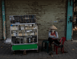 Informal recyclers in Southeast Asian markets tackle mounting e-waste