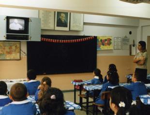 Education Ministry receives iconic Atatürk portrait