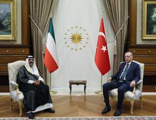 Erdoğan welcomes Kuwaiti Emir with ceremony