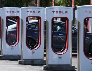 Musk says Tesla charger network will grow