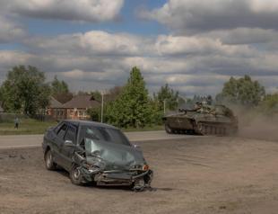 Russia rains attacks on Ukraines Kharkiv region after launching offensive