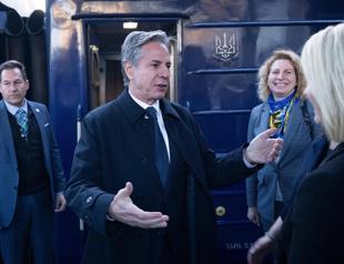 Blinken in Ukraine to assure US support amid new Russian offensive