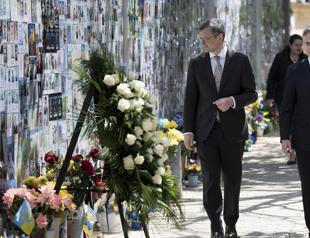 Russia claims advances on two fronts, Blinken unlocks aid in Kiev