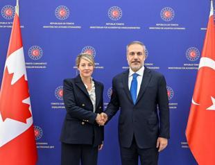 FM hosts Canadian counterpart in Ankara