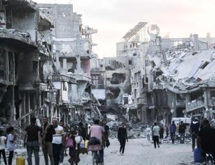 Netanyahu claims no humanitarian crisis as hundreds of thousands flee Rafah