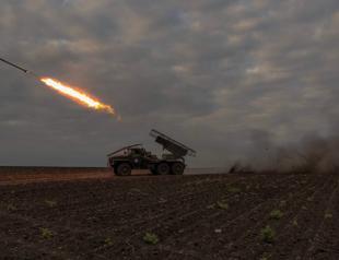 Ukraine battles to hold back Russia advance