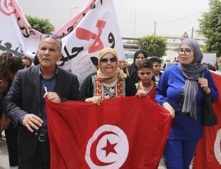Tunisians stage anti-migrant protest