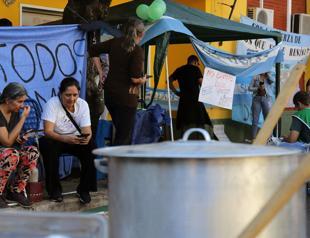 Argentine economic activity plunges amid austerity drive