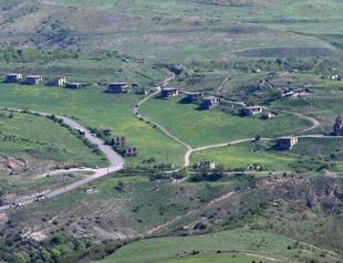 Armenia returns four border villages to Azerbaijan
