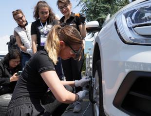 Istanbul Municipality opens course to support women drivers