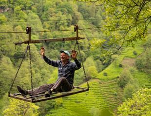 Cable cars spook Rize’s intrepid tea farmers